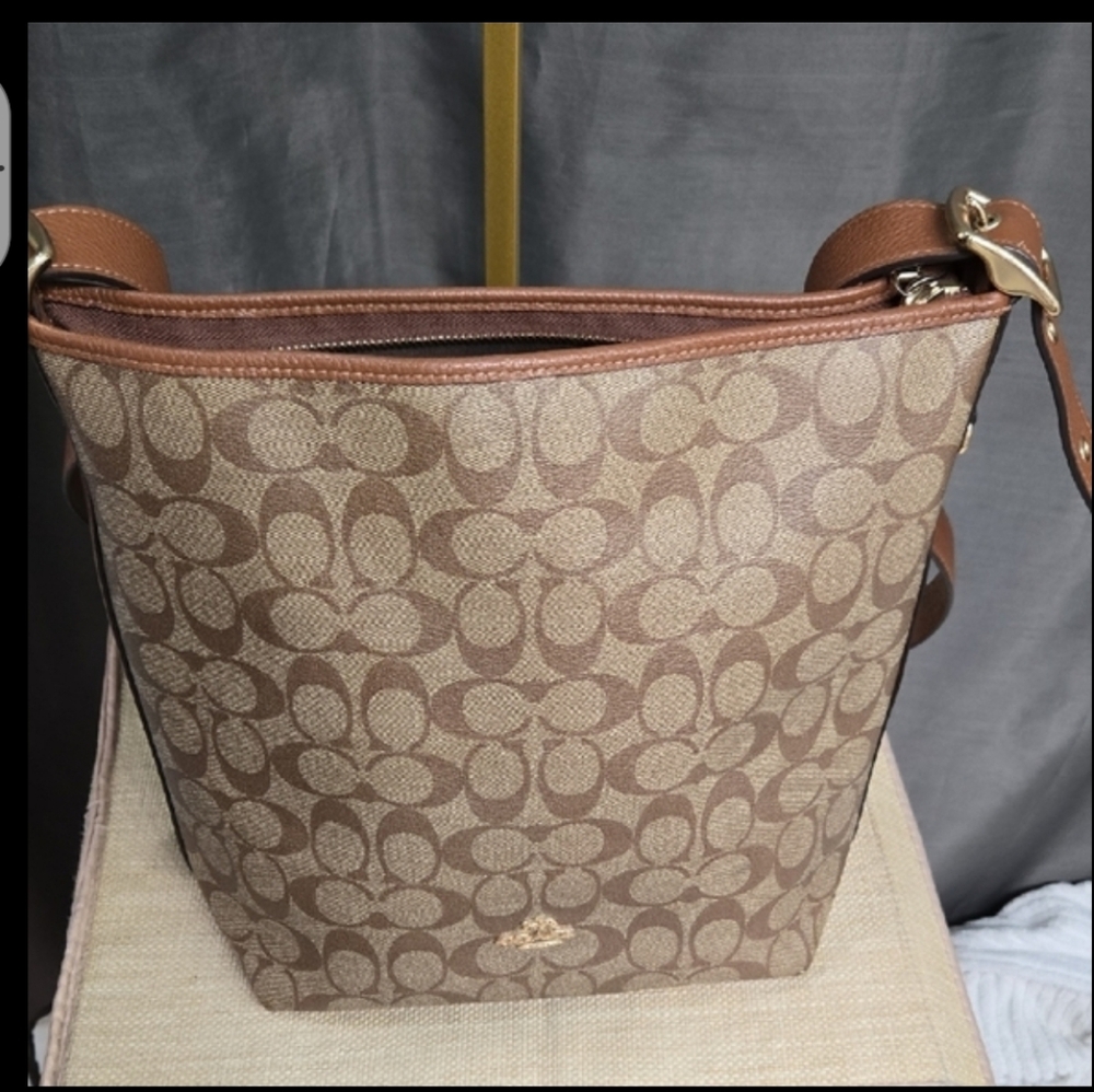 SALE! Coach Val Duffle in Signature C's with Leather Trim Shoulder Bag EUC